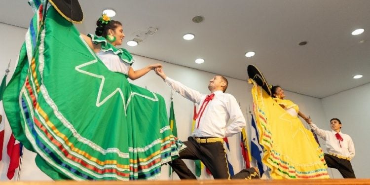 Elenco Folclórico da UNILA apresentará no sábado (9) danças folclóricas que destacam a riqueza cultural dos países latino-americanos
