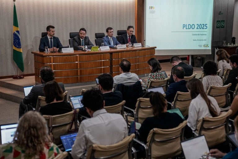 Representantes do Orçamento Federal do Ministério do Planejamento e Orçamento (MPO), Tesouro Nacional e Receita Federal (Ministério da Fazenda) durante entrevista coletiva para apresentar o Projeto de Lei de Diretrizes Orçamentárias (LDO), nesta segunda-f