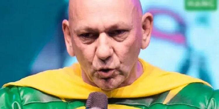 Luciano Hang também conhecido como véio da havan, é internado com Covid-19 em hospital de SP