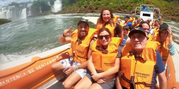 Família de Kaysar Dadour vivencia uma experiência espetacular com o passeio Macuco Safari - Crédito fotográfico: Macuco Safari