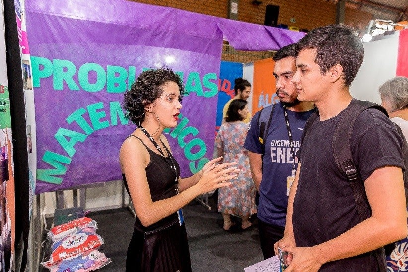 Estandes trazem uma amostra das pesquisas e discussões realizadas na Universidade