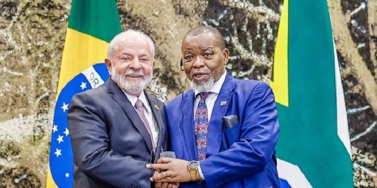 Lula e Gwede Mantashe, diretor do ANC e atual ministro de Recursos Minerais do governo sul-africano. Foto: Ricardo Stuckert / PR