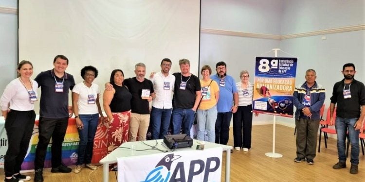 Delegados eleitos na conferência regional de educação em Foz do Iguaçu - Foto Assessoria