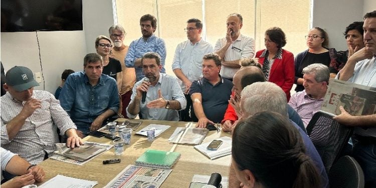 Reunião em Londrina reuniu autoridades estaduais e dos municípios que compõem a Amepar. Foto: Giovana Oliveira da Silva / Itaipu Binacional