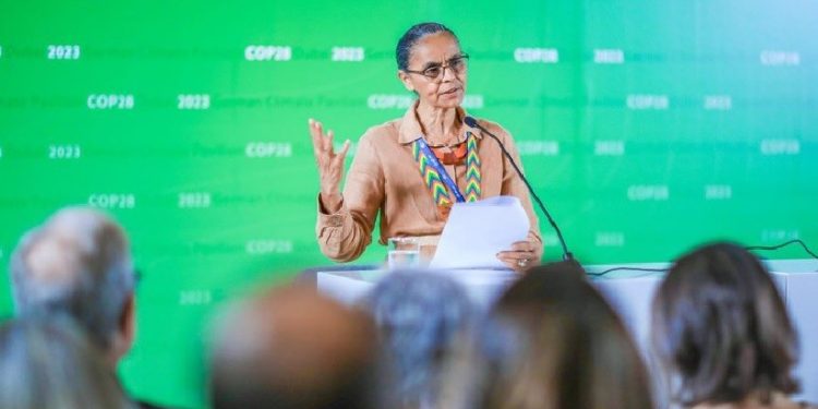 A ministra Marina Silva afirmou que o acordo permitirá apoiar as cadeias de produção necessárias para a restauração florestal, gerando emprego e renda na área rural e permitindo que a restauração possa ser feita em escala maior - Foto: Estevam / Audiovisu