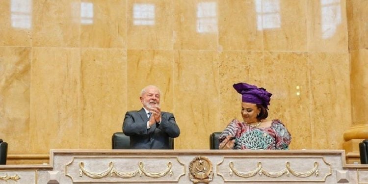O presidente Lula e Carolina Cerqueira, presidente da Assembleia Nacional de Angola. Foto: Ricardo Stuckert / PR