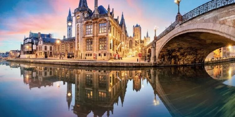 A Bélgica possui muitas cidades históricas, como Gent - Foto Divulgação