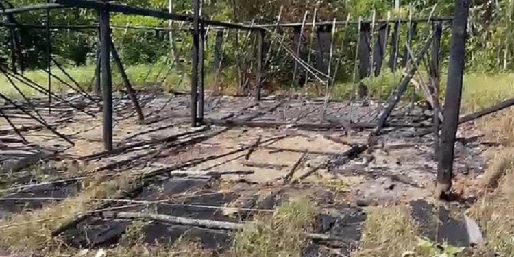 Comunidade palco de crime brutal foi encontrada queimada e abandonada - Divulgação/Júnior Yanomami