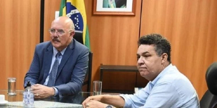 Pastor Arilton Moura ao lado do ex-ministro da educação Milton Ribeiro / Reprodução/Instagram