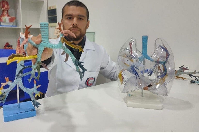 Pesquisadores da revista PubliMed alertam que uso de cigarro eletrônico vai além de problemas pulmonares - Foto: Renan Gouvêa