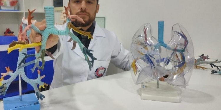 Pesquisadores da revista PubliMed alertam que uso de cigarro eletrônico vai além de problemas pulmonares - Foto: Renan Gouvêa