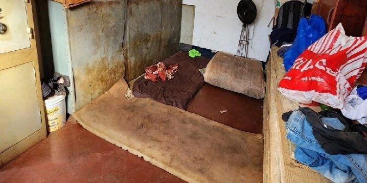 Nos alojamentos não havia roupas de cama, armários ou locais adequados para preparo e tomada de refeições