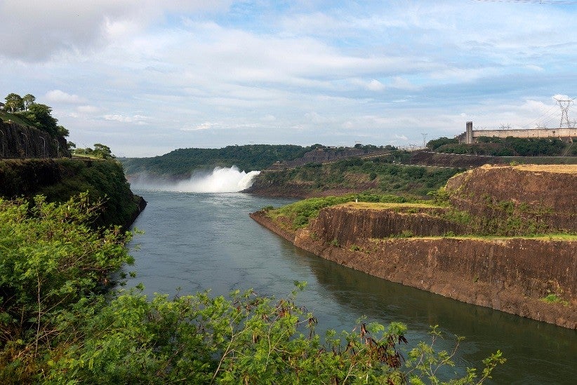 Rio Paraná segue a jusante da barragem de Itaipu. Foto: Rubens Fraulini/Itaipu Binacional.