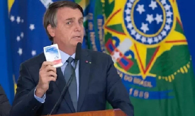 Bolsonaro foi um dos maiores defensores da cloroquina, remédio ineficaz contra a covid-19 (Foto: Andressa Anholete/Getty Images)