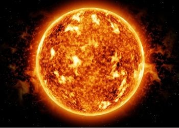A principal fonte de energia do Sol é proveniente de reações de fusão