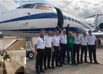 Jatinho de Luciano Hang foi recebido com honras militares (Reprodução)