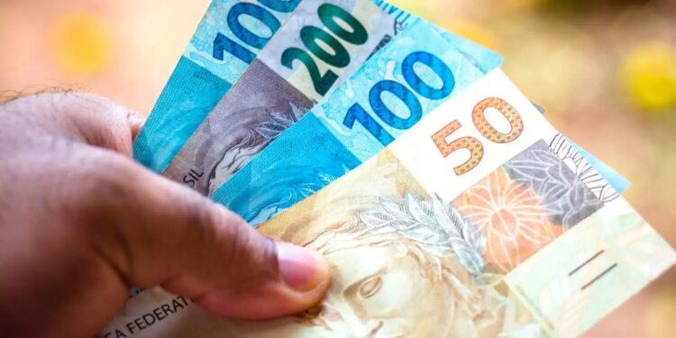 O dinheiro foi depositado nas contas bancárias dos contribuintes ou transferido por meio de Pix

Foto: Agência Brasil