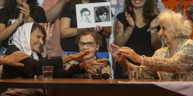 Coletiva de Imprensa das Mães da Praça de Maio na Argentina. Foto: Divulgação