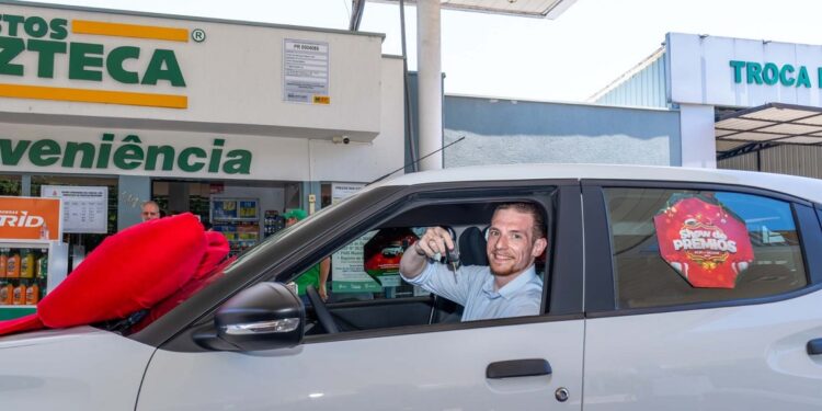 O advogado Eduardo Ferreira compartilhou a emoção ao ganhar Citroën C3 Live zerinho - Foto Marcos Labanca