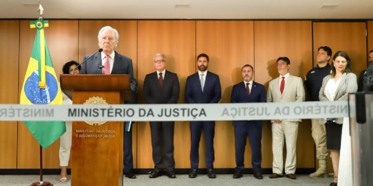 O MJSP também anunciou o investimento de cerca de R$ 120 milhões na aquisição de instrumentos de menor potencial ofensivo, incluindo 249 mil espargidores de pimenta e 22.736 armas de incapacitação neuromuscular - Foto: Jamile Ferraris/MJSP