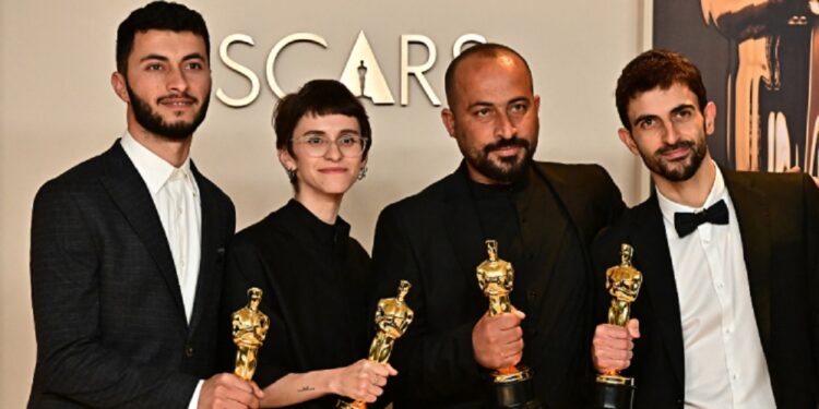 Basel Adra, Rachel Szor, Hamdan Ballal e Yuval Abraham no tapete vermelho do Oscar - Foto: Reprodução