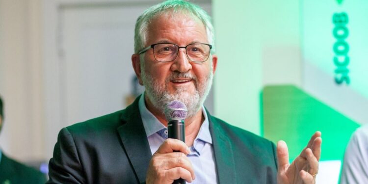 Dirceu Tessaro, diretor-superintendente do Sicoob Três Fronteiras - foto: dvulgação