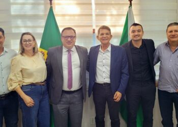 Foi a primeira reunião da nova mesa diretora do Codefoz, que acabou de ser eleita, com o prefeito - foto divulgação