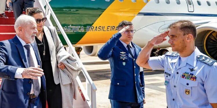 Lula em retorno de viagem ao exterior (Foto: Ricardo Stuckert - PR)