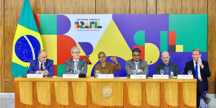 A ministra Marina Silva (Meio Ambiente e Mudança do Clima) durante a coletiva de imprensa para anunciar os novos números sobre o desmatamento nos principais biomas nacionais. Foto: MMA / Divulgação