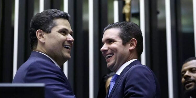 Davi Alcolumbre e Hugo Motta | Foto: Vinicius Loures/Câmara dos Deputados )