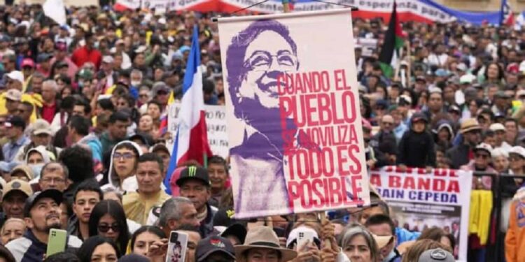 Colômbia aprova reforma trabalhista que reduz jornada - Foto: Reprodução