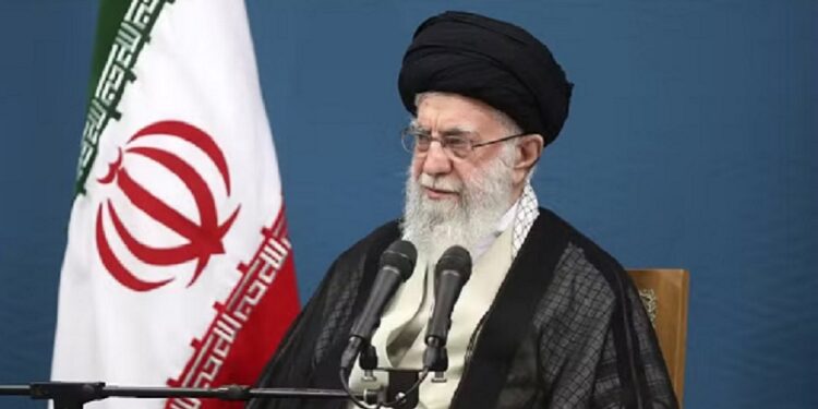 "A corajosa firmeza do povo iraniano diante da má agressão israelense reflete a consciência e a lógica racional do nosso povo”, afirma Ali Khamenei (Redes Sociais)