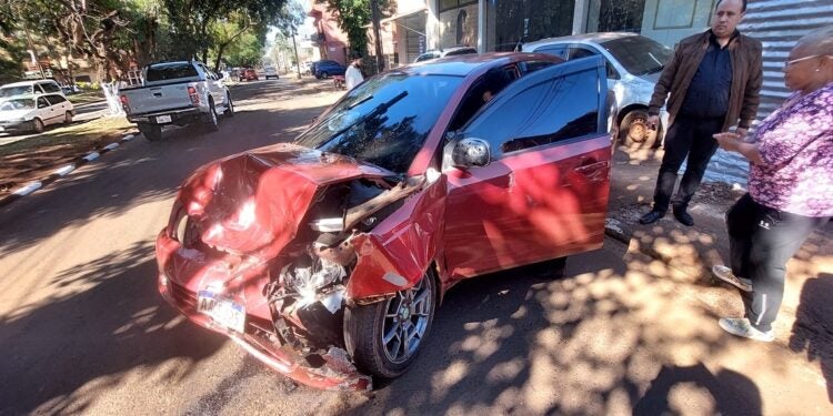 severidade do impacto dos  veículos. Foto: Direção da polícia do Alto paraná.