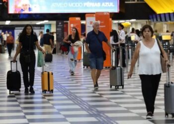 A expansão da malha aérea e o aumento no fluxo de passageiros refletem o fortalecimento de políticas públicas que impulsionam o turismo doméstico - Foto: Rovena Rosa/Agência Brasil