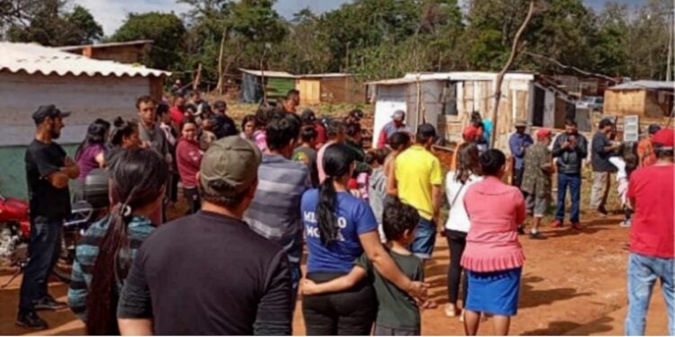 Entre as 112 famílias, há inúmeras crianças e idosos vivendo na Comunidade Lagoa Dourada, em Foz do Iguaçu - PR.
Foto: Defensoria Pública do Estado do Paraná. Foto: Defensoria Pública do Estado do Paraná