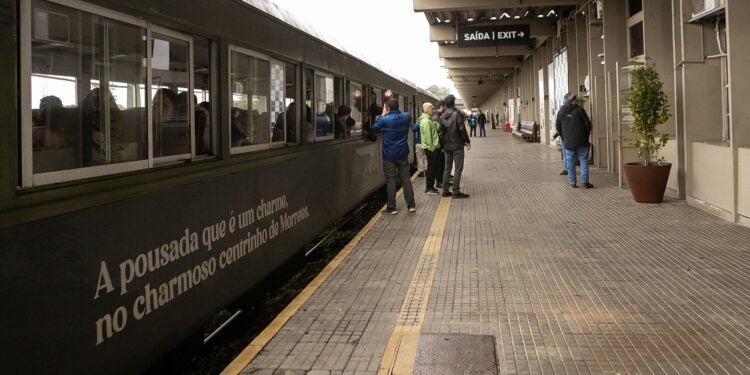 Turismo cresce 5,5% e serviços avançam 2,5% no primeiro semestre no Paraná
Foto: Roberto Dziura Jr/AEN