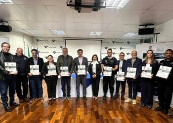 A instituição de ensino entregou oficialmente a Pesquisa das Pontes Internacionais da Tríplice Fronteira 2024 - foto Assessoria/UDC