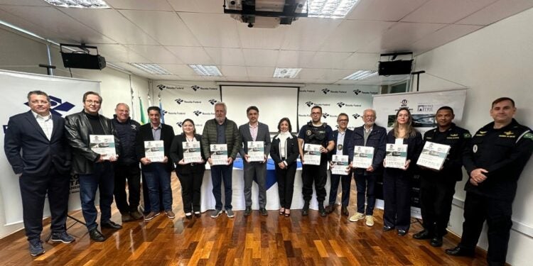 A instituição de ensino entregou oficialmente a Pesquisa das Pontes Internacionais da Tríplice Fronteira 2024 - foto Assessoria/UDC