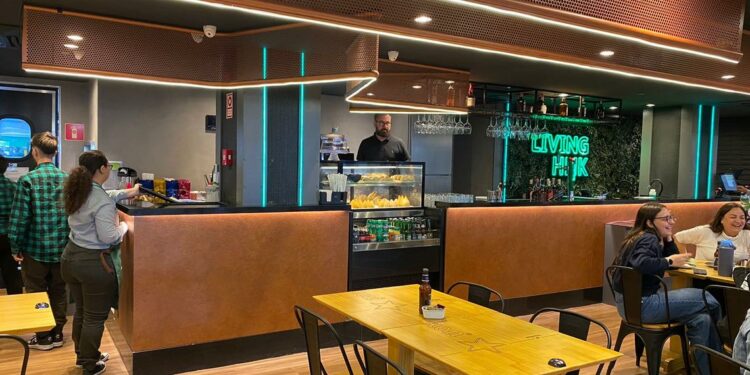 Unidade do Living Heineken inaugurada recentemente no Aeroporto. Foto: Divulgação.
