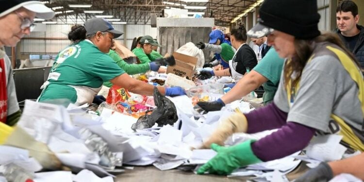 Catadores de UVR estruturada com apoio da Itaipu. Foto: Rafa Kondlatsch/Itaipu Binacional.