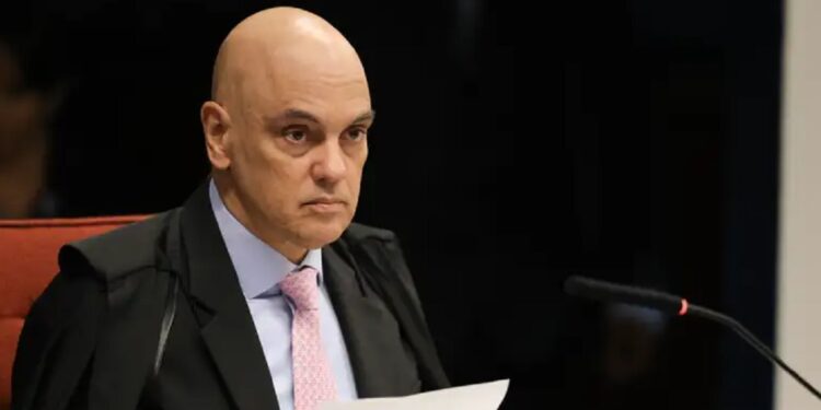 O ministro relator Alexandre de Moraes durante sessão da Primeira Turma do Supremo Tribunal Federal (STF) que retoma o julgamento dos réus do Núcleo 1 da trama golpista Foto: Fabio Rodrigues-Pozzebom/ Agência Brasil