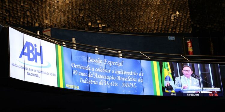 Sessão solene em homenagem aos 89 anos da ABIH Nacional no Senado Federal. Foto: Juliana Duarte (ABIH).