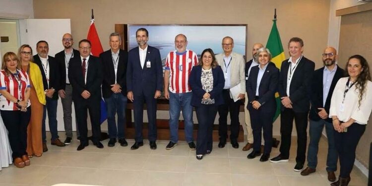 Reunião discutiu o Plano de Desenvolvimento Trinacional. foto: divulgação.