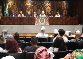 Audiência ocorreu na noite desta segunda-feira (6), no Plenarinho da Assembleia.
Créditos: Valdir Amaral/Alep