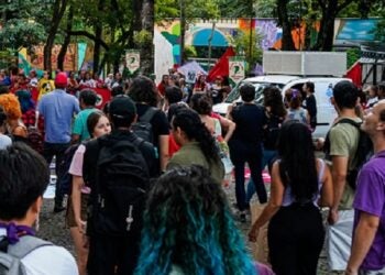 Concentração do ato será na no Bosque Guarani a partir das 16h30. Foto: Marcos Labanca. APP-Sindicato – Foz, arquivo.