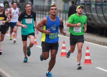 Com percursos de 5 km e 10 km, a Corrida da Assembleia é a quarta e última etapa do Circuito de Corridas de Rua de Curitiba.
Créditos: Guilherme Dalla Barba/SMELJ