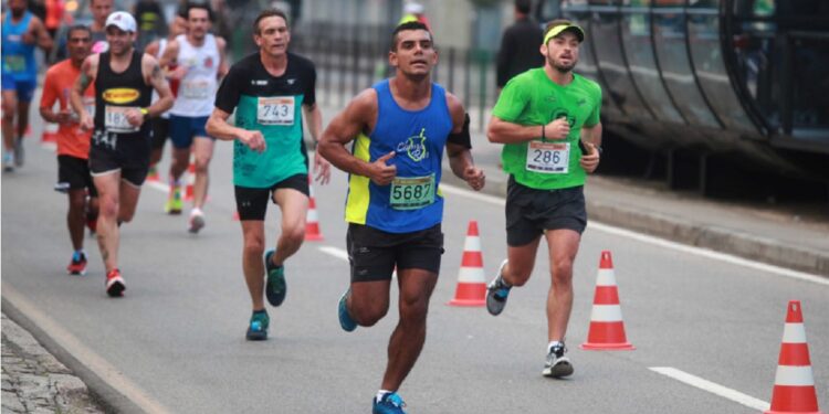 Com percursos de 5 km e 10 km, a Corrida da Assembleia é a quarta e última etapa do Circuito de Corridas de Rua de Curitiba.
Créditos: Guilherme Dalla Barba/SMELJ