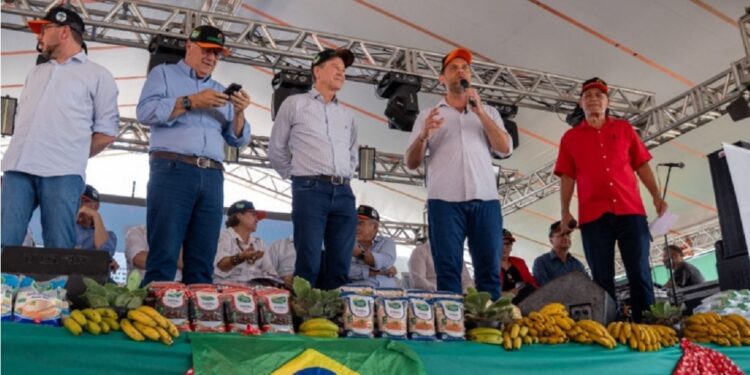 Unidade instalada no assentamento Eli Vive vai gerar 30 empregos diretos e beneficiar agricultores familiares da região. Créditos: Leonardo Andreiko