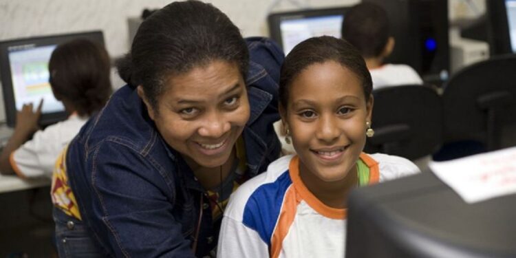 Com as políticas federais em fase de implementação, mais 38 mil escolas receberão energia, velocidade adequada e Wi-Fi. Foto: Geyson Magno
