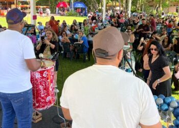 Centenas de profissionais da educação se reuniram na festa promovida pelo Sinprefi para comemorar os 15 anos do sindicato. (Foto Izabelle Ferrari)